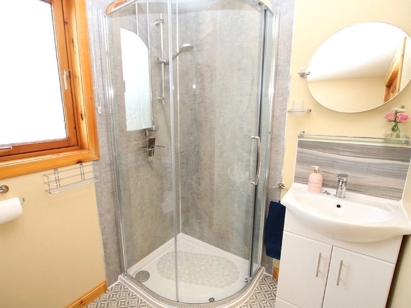 Cottage Shower Room