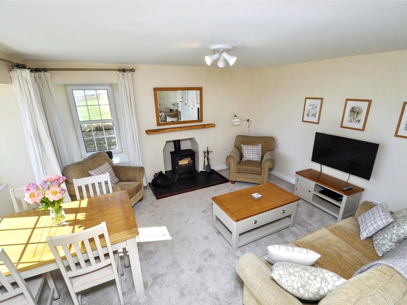 Paddock Cott Living