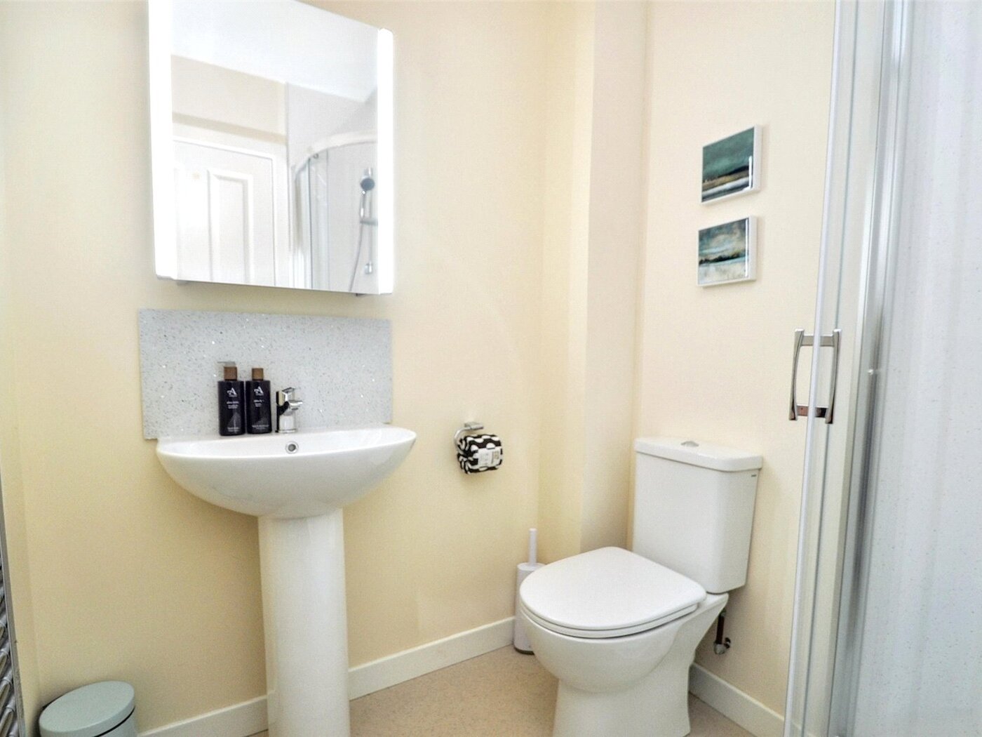 Paddock Cott Shower