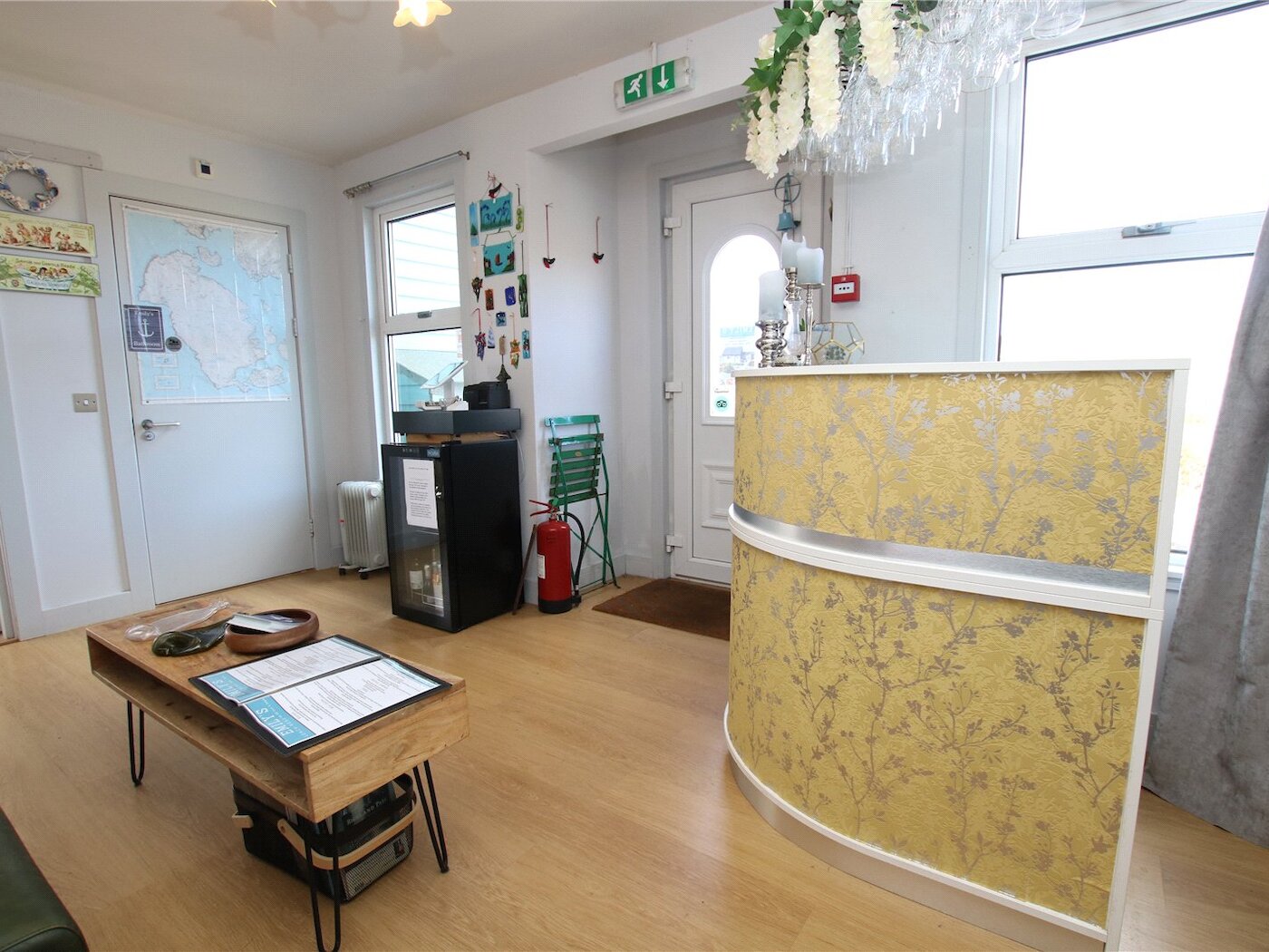 Entrance & Bar Area