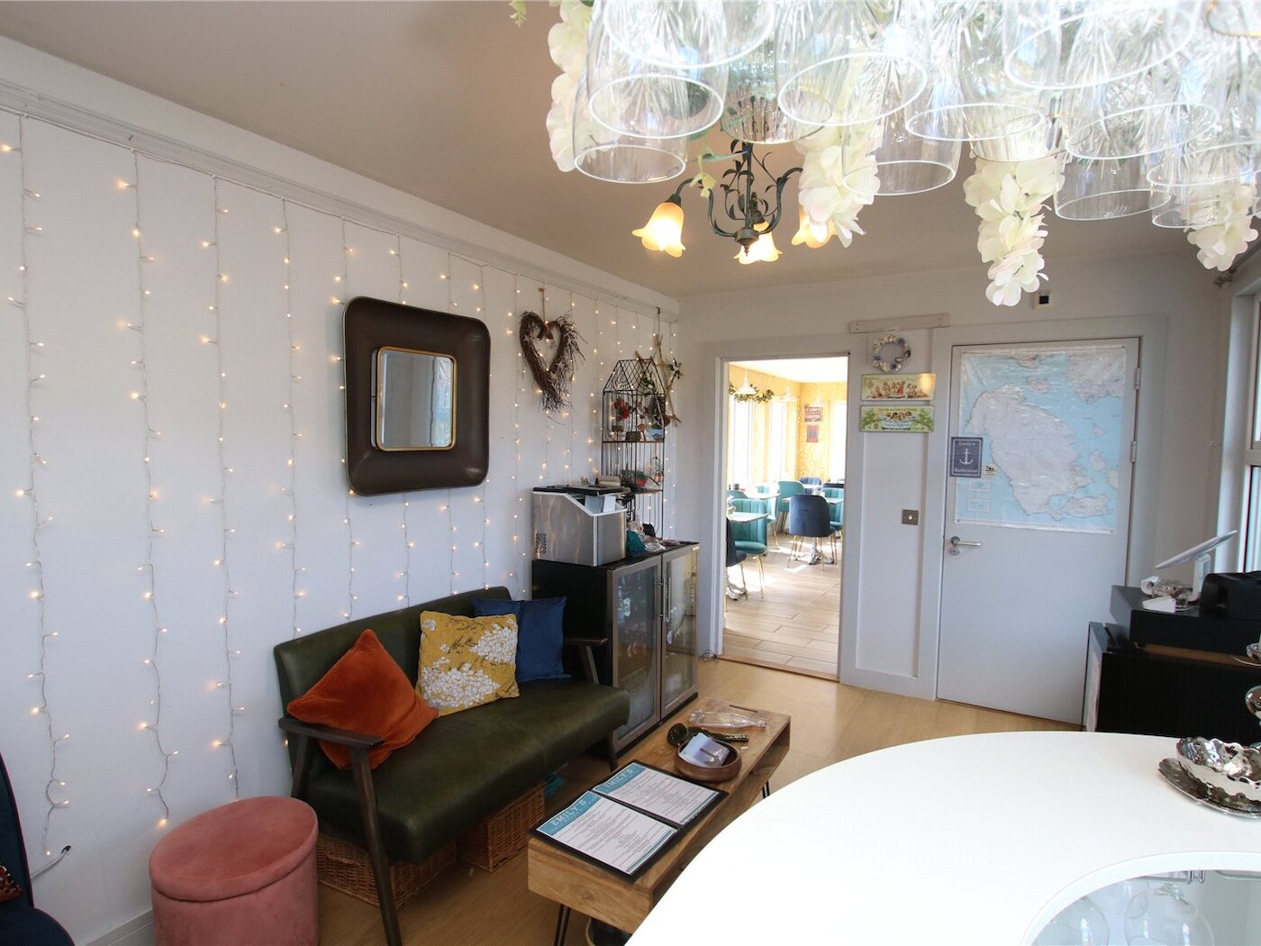 Entrance & Bar Area