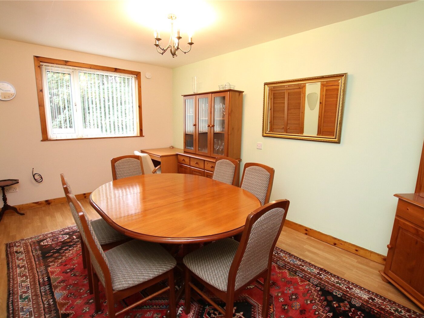 Dining Room/Bed 4