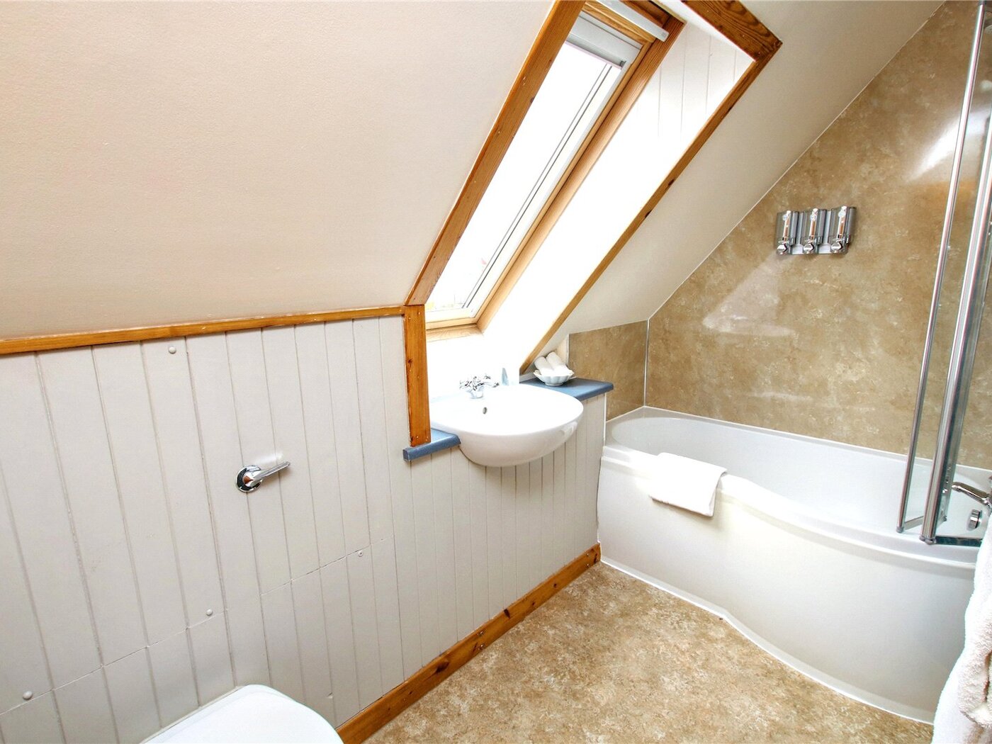 Hunda Bathroom