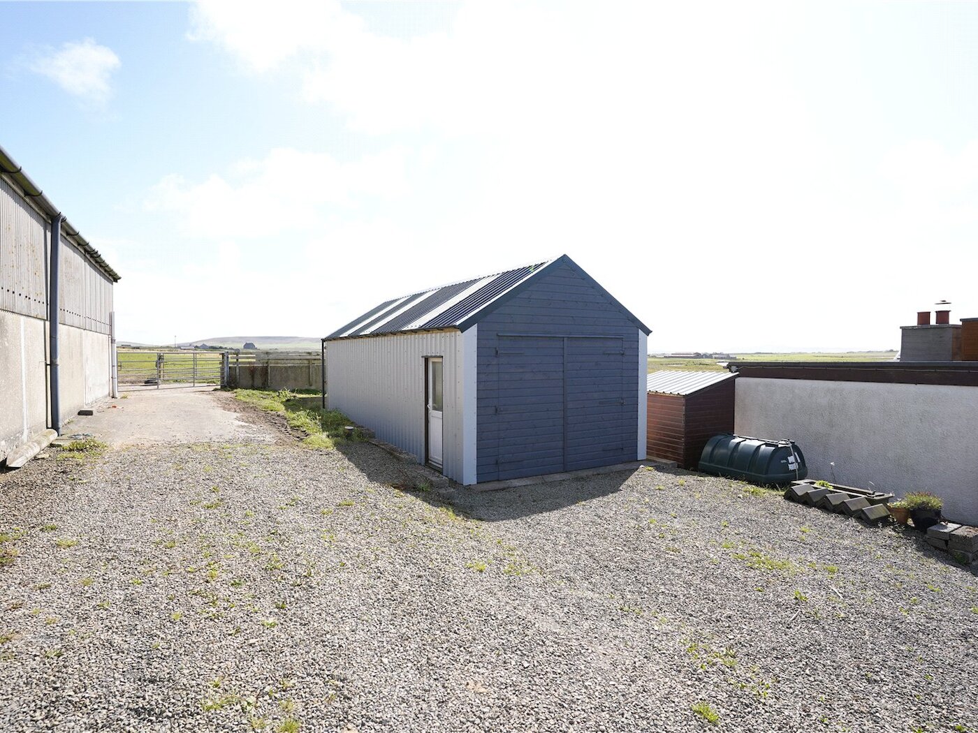 Shed/Garage (2)